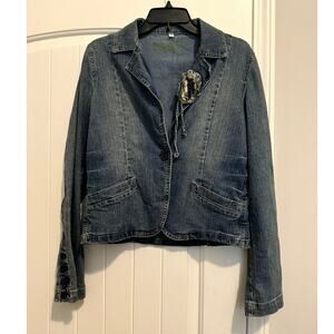Jean Jacket by Hydraulic Size Large with cute fabric rose / flower Denim